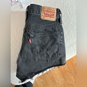Shorts Levi’s 501 new!! Size 24w